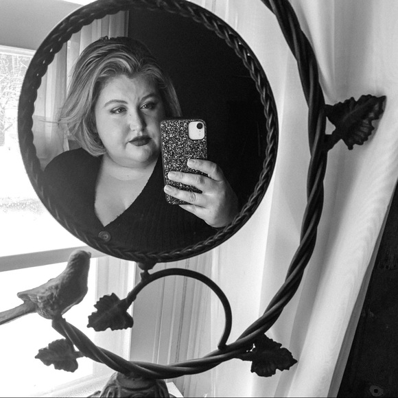 Meet your Posher, Samantha - Picture 1 of 1